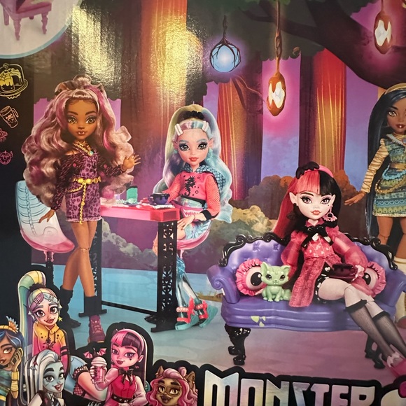 Viral NIB Monster High The Coffin Bean FULL PLAYSET! - Picture 5 of 6